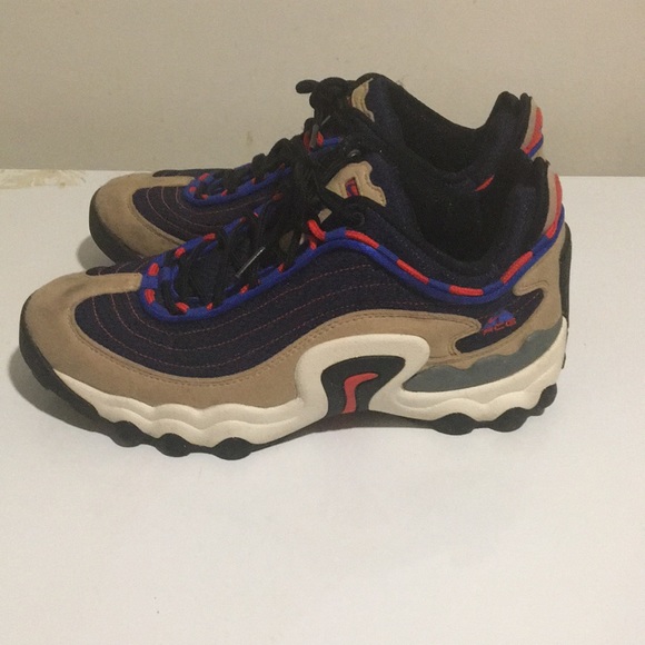 Sneakers - Picture 2 of 5